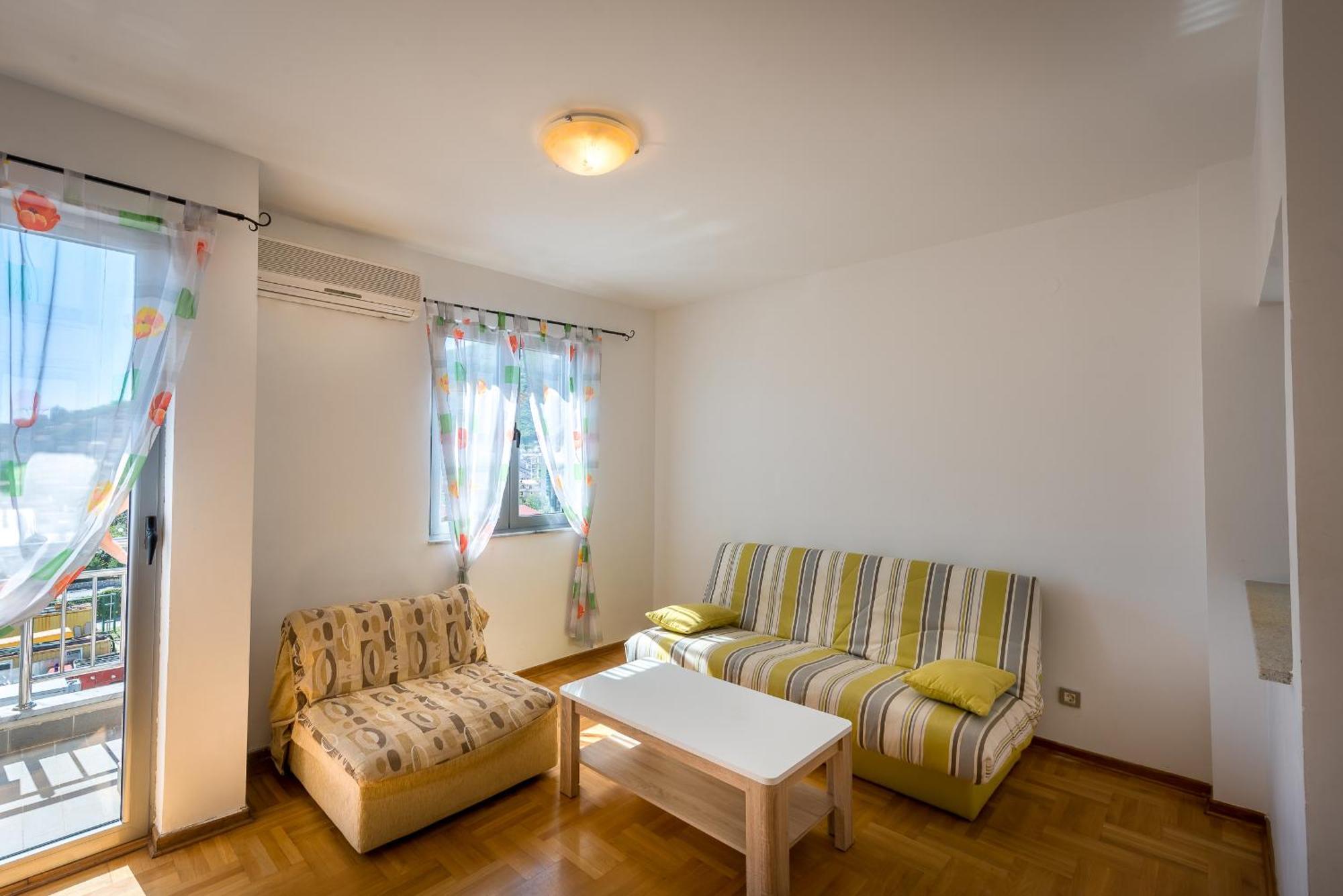 Apartments Montreal Budva Exterior photo