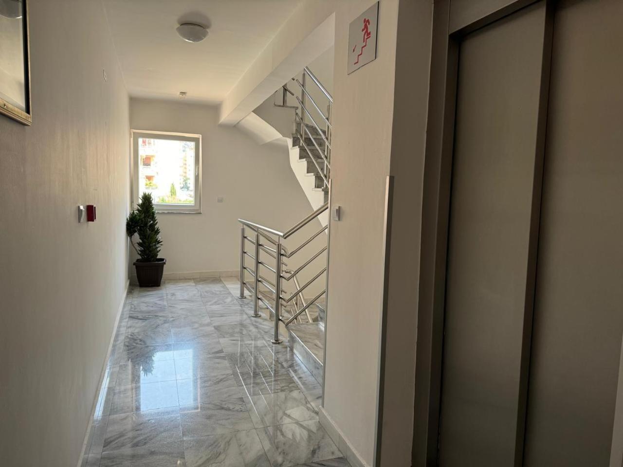 Apartments Montreal Budva Room photo
