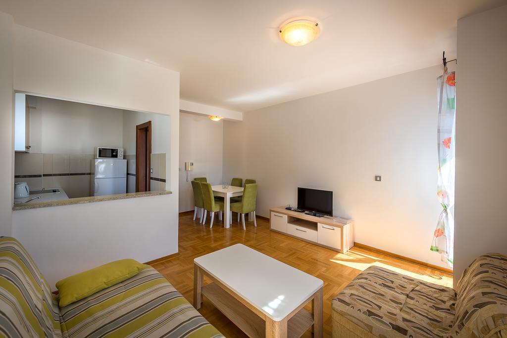 Apartments Montreal Budva Exterior photo