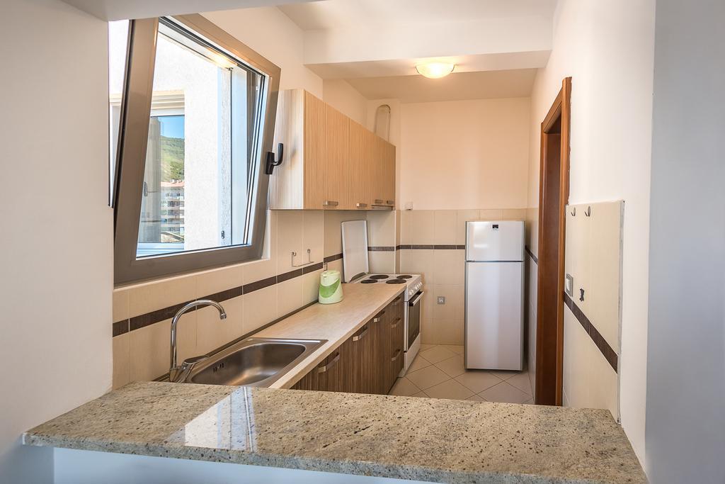 Apartments Montreal Budva Exterior photo